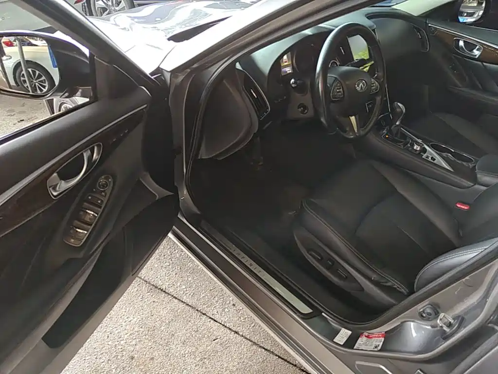 Infiniti Q50L 2015 — фото 16