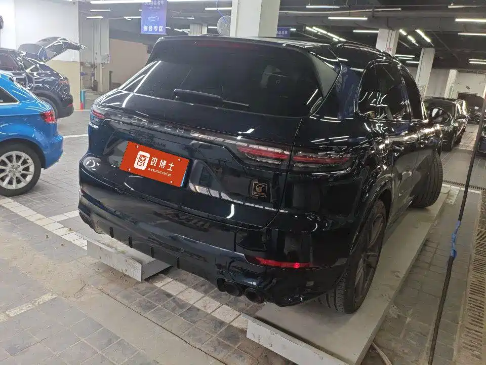 Porsche Cayenne 2022