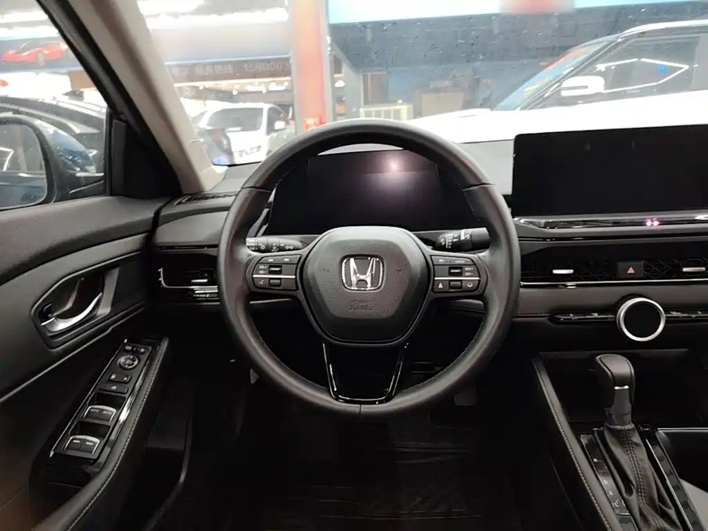 Honda Inspire 2025 — фото 11