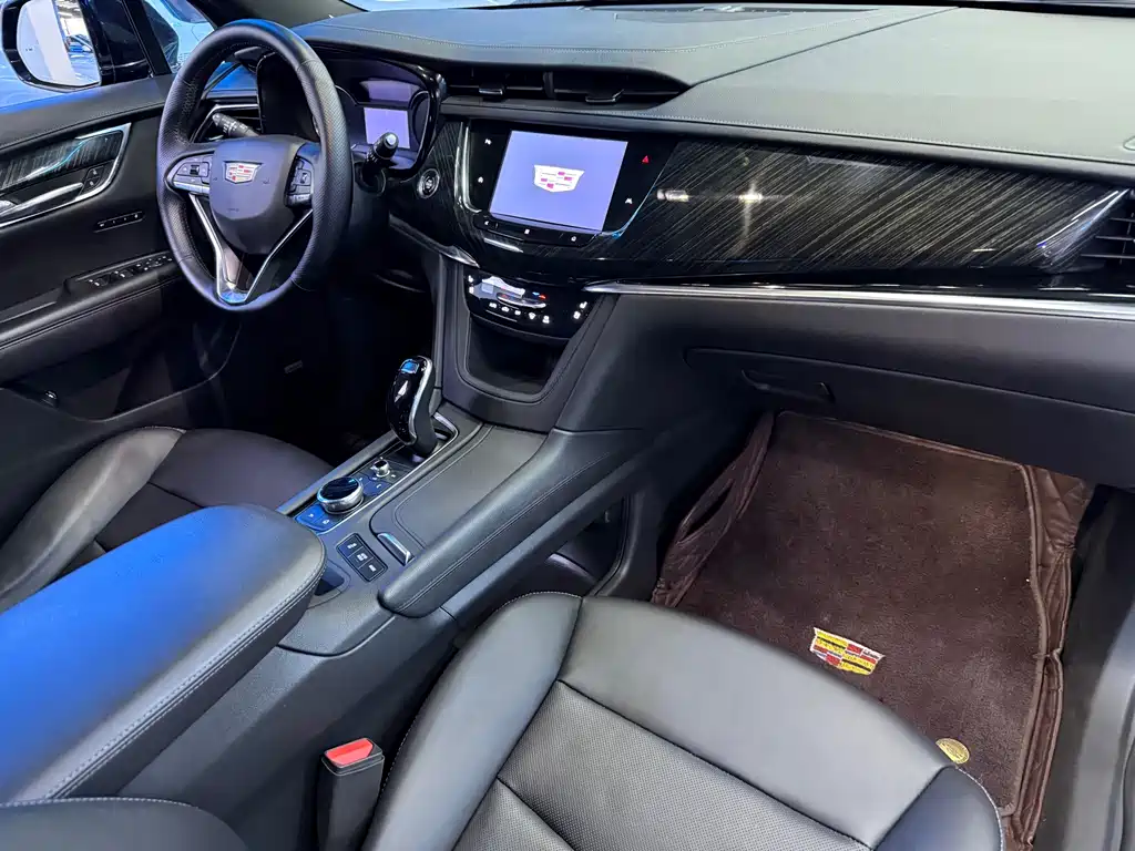 Cadillac XT6 2021 — фото 13