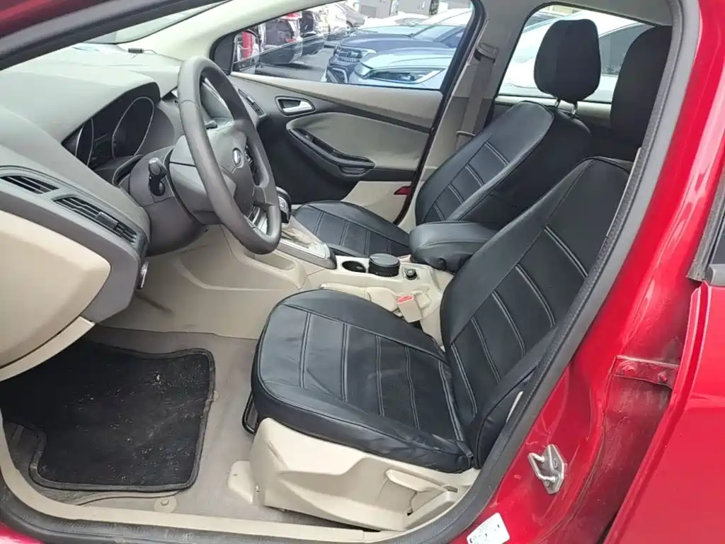 Ford Focus 2015 — фото 15