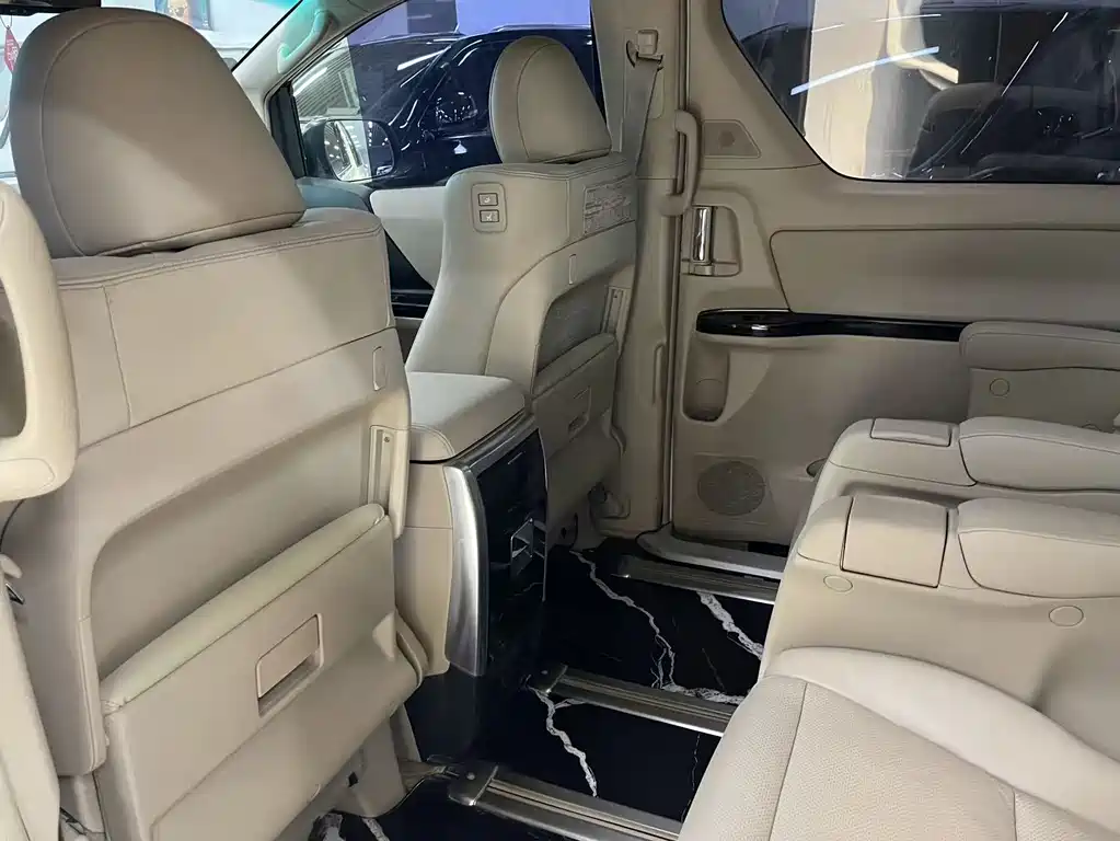 Toyota Alphard 2014 — фото 13