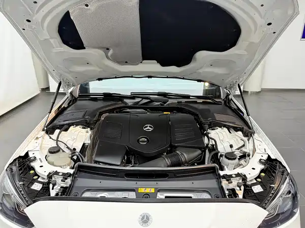 Mercedes-Benz C-Class 2025