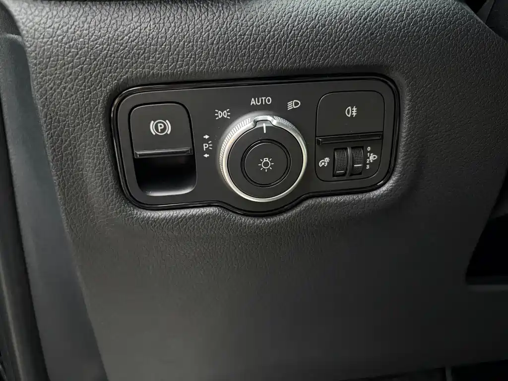 Mercedes-Benz Vito 2025 — фото 12