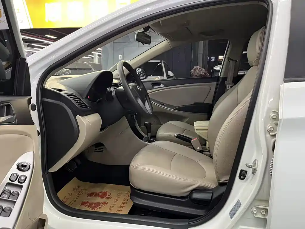 Hyundai Verna 2015 — фото 7