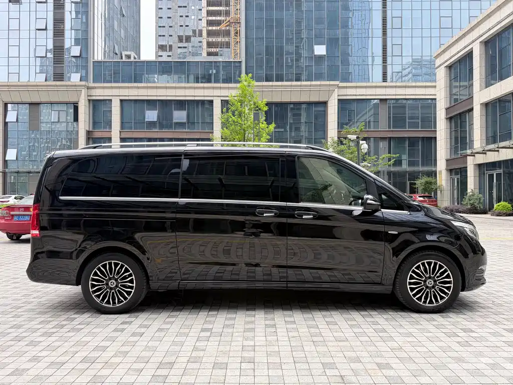 Mercedes-Benz V-Class 2020 — фото 10
