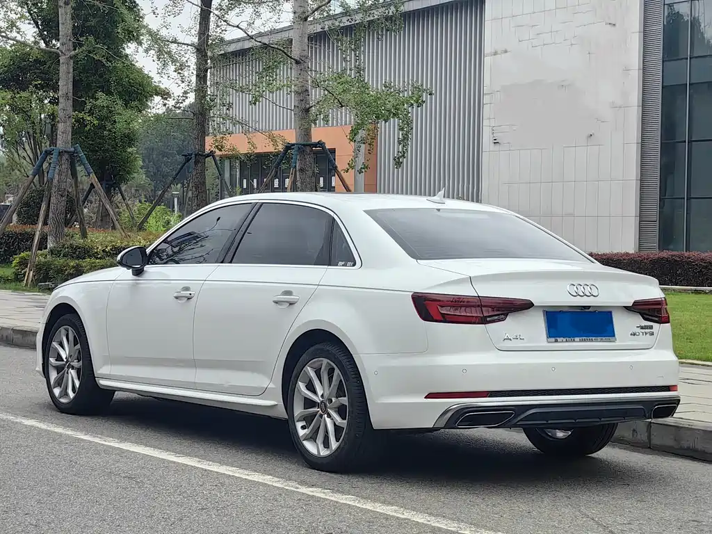 Audi A4L 2019