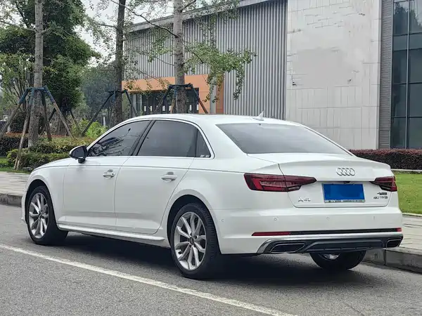 Audi A4L 2019