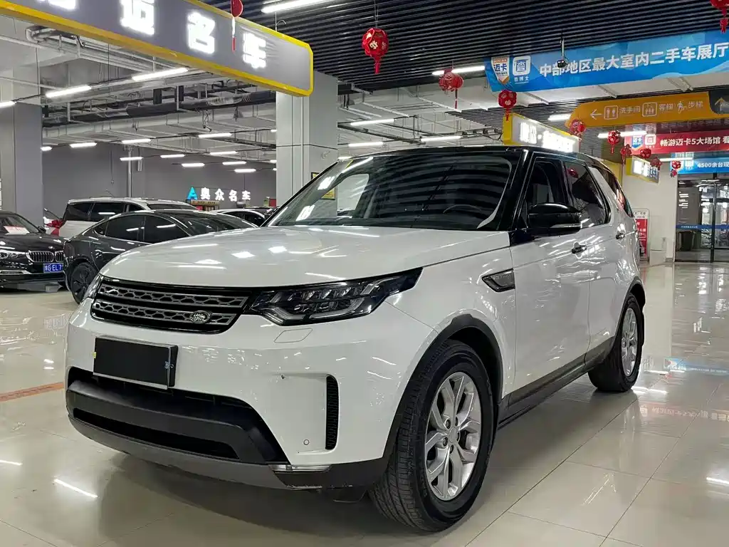 Land Rover Discovery 2017 — фото 1