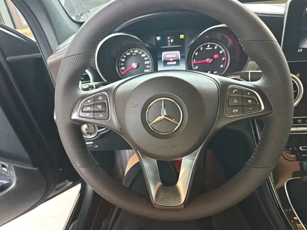 Mercedes-Benz GLC 2018 — фото 11