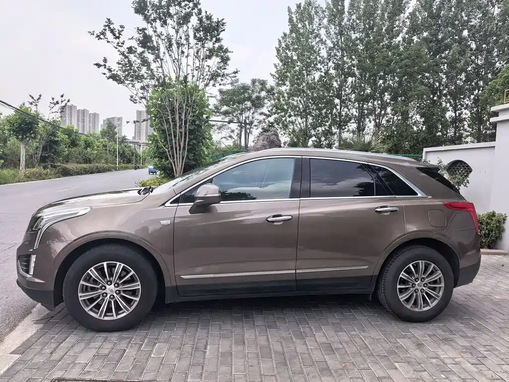 Cadillac XT5 2016 — фото 3