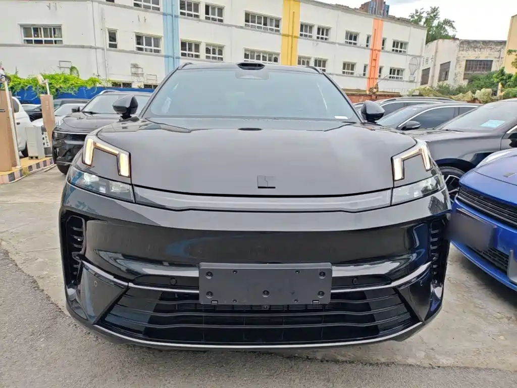 Lynk & Co 08 EM-P 2026
