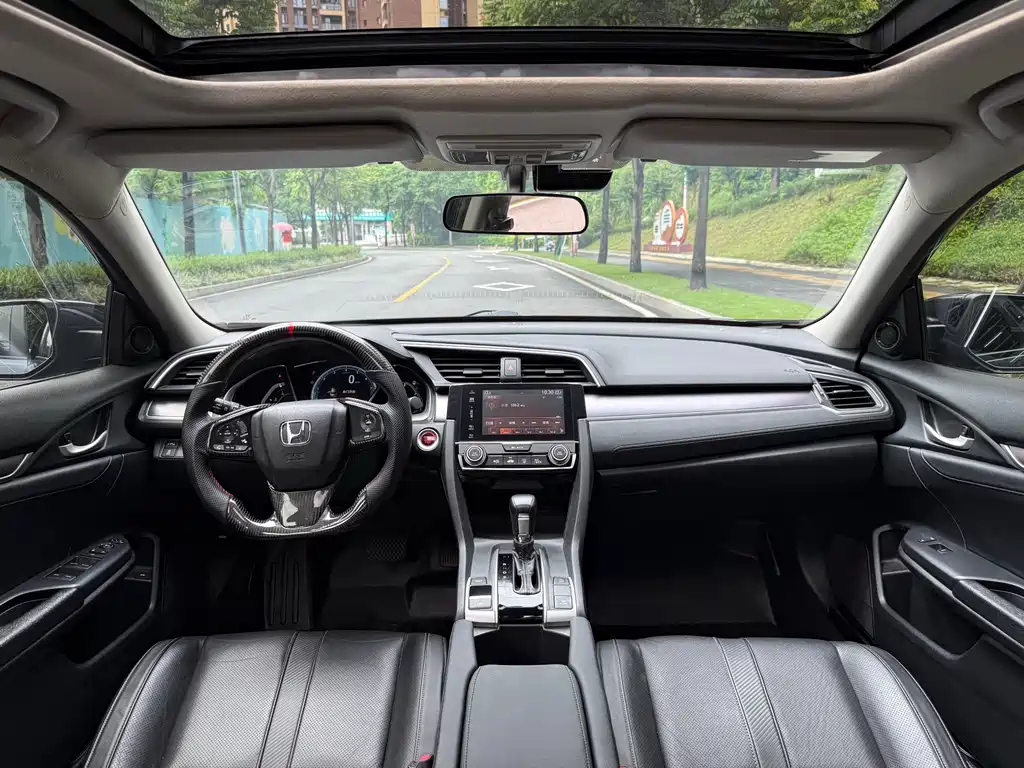 Honda Civic 2018 — фото 11