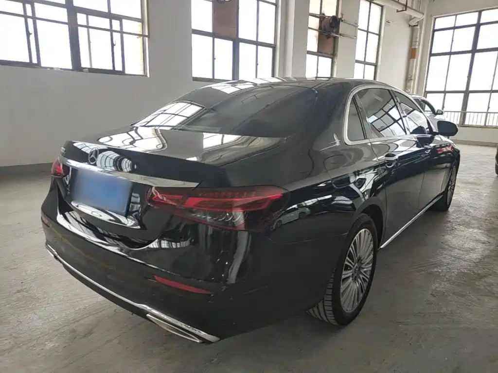 Mercedes-Benz E-Class 2022