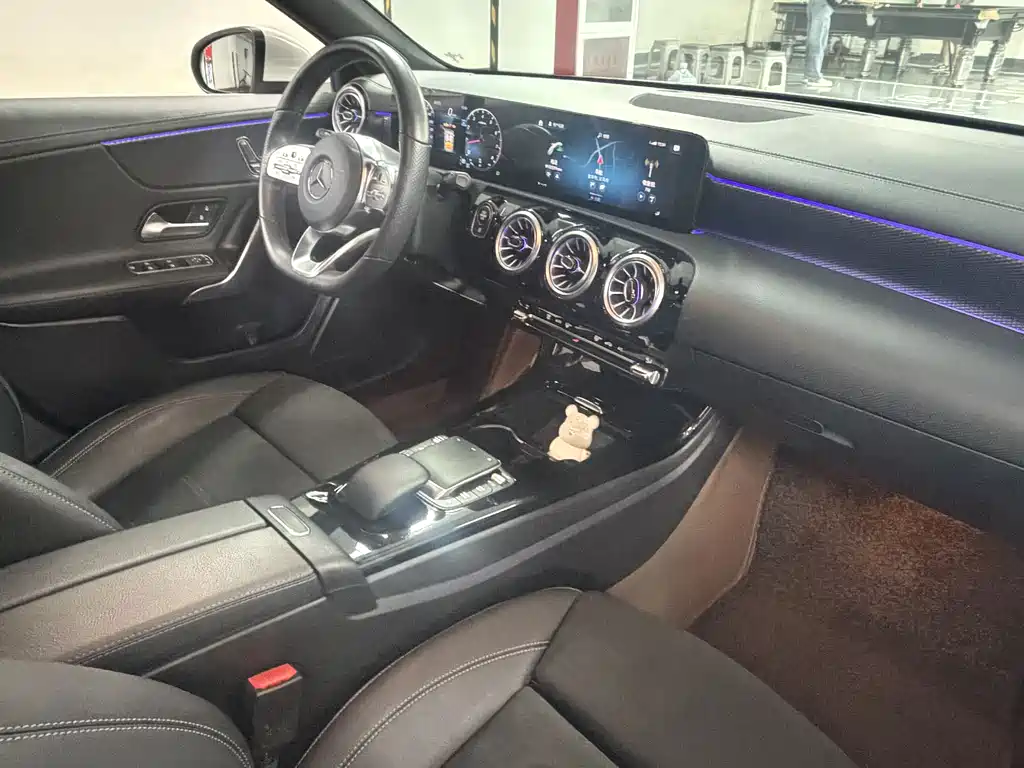 Mercedes-Benz A-Class 2020 — фото 12