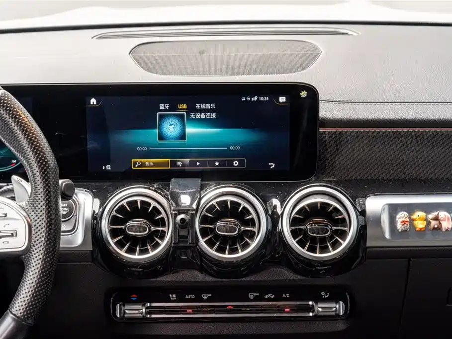 Mercedes-Benz GLB AMG 2022 — фото 9