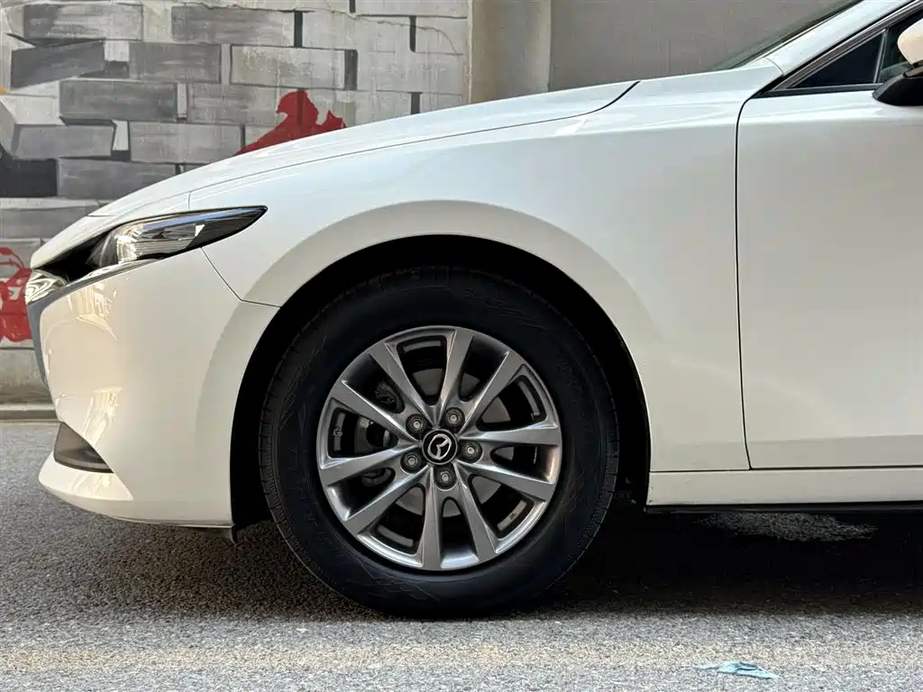 Mazda 3 Angkesela 2025