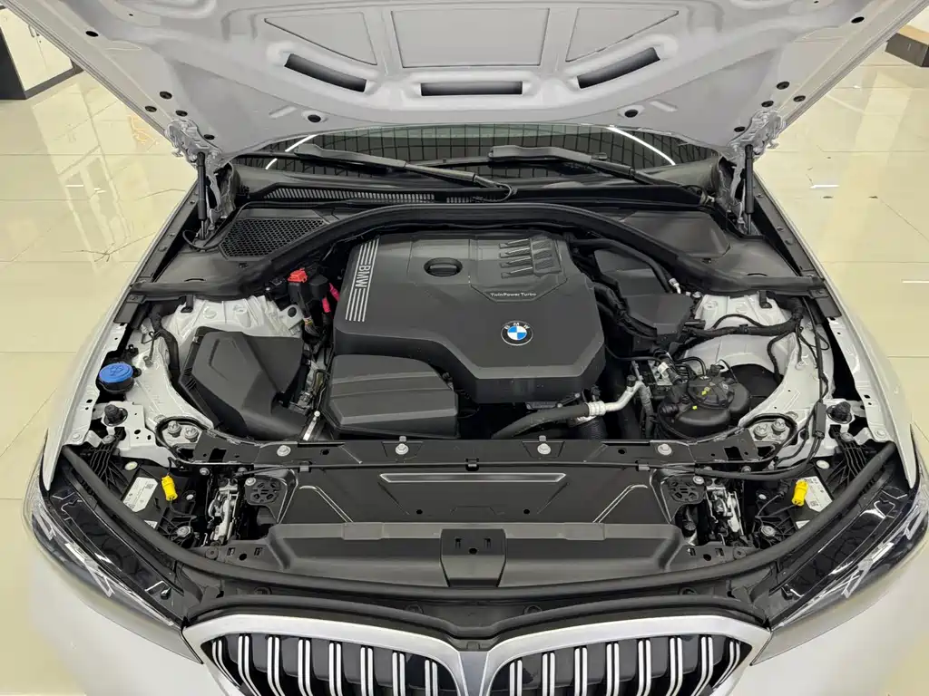 BMW 3 Series 2023 — фото 13