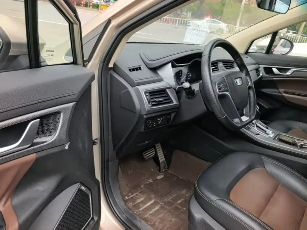 Geely Emgrand GS 2017 — фото 16