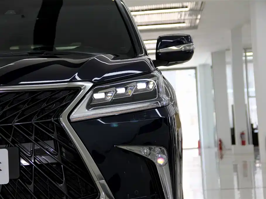 Lexus LX 2020 — фото 28