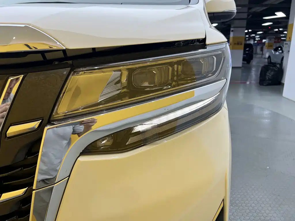 Toyota Alphard 2020 — фото 8