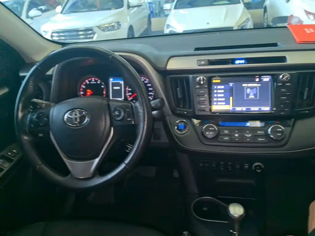 Toyota RAV4 2017