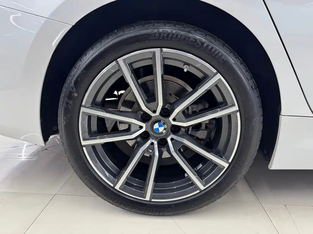 BMW 3 Series 2023 — фото 15