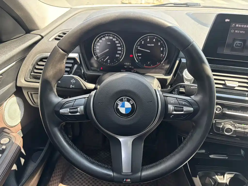 BMW 1 Series 2023 — фото 11