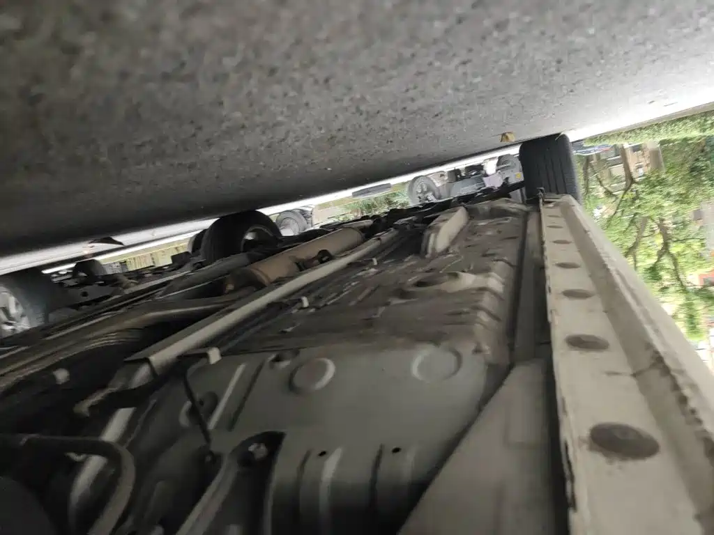 Toyota Yaris L 2015 — фото 19