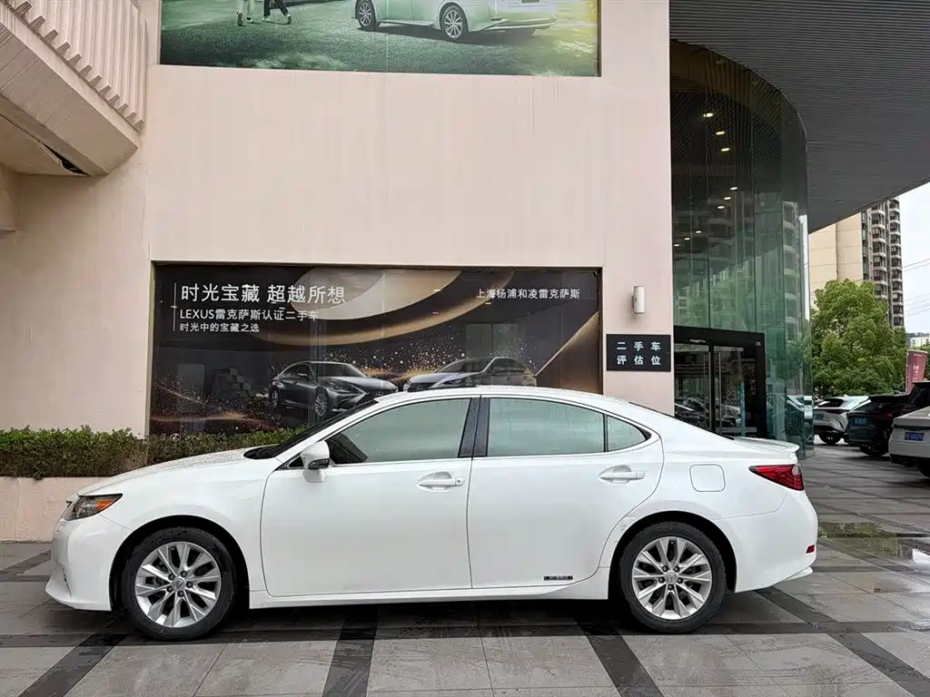 Lexus ES 2013 — фото 2