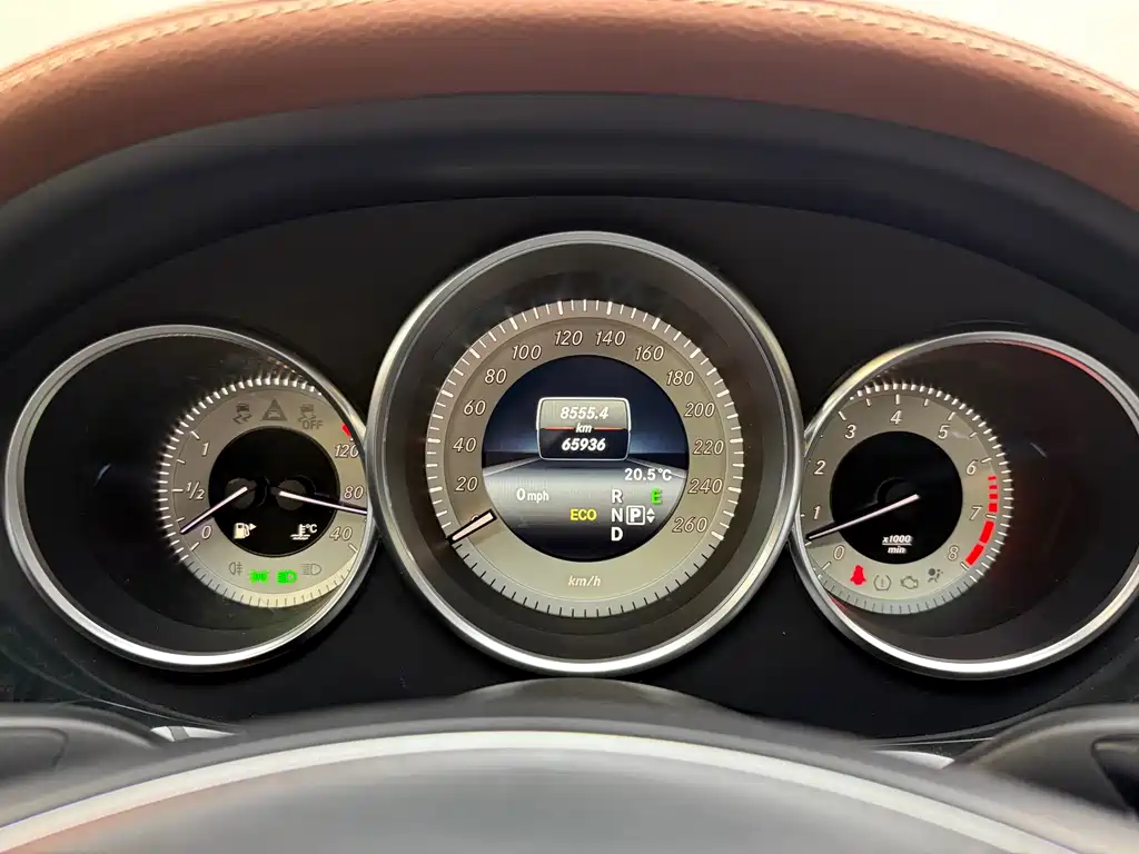 Mercedes-Benz CLS 2016 — фото 15
