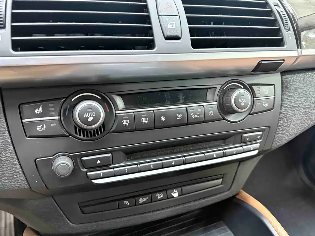 BMW X6 2012 — фото 14