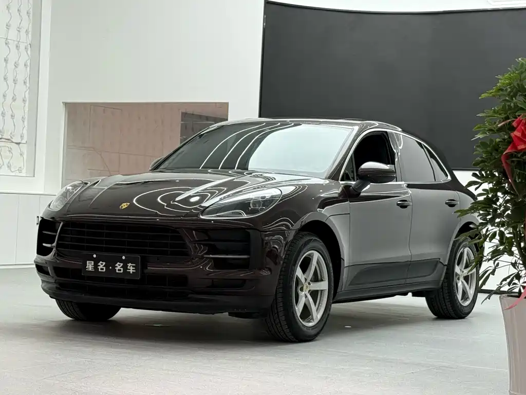 Porsche Macan 2019 — фото 1