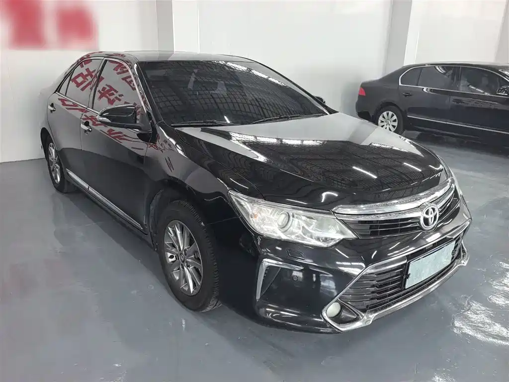 Toyota Camry 2017 — фото 8