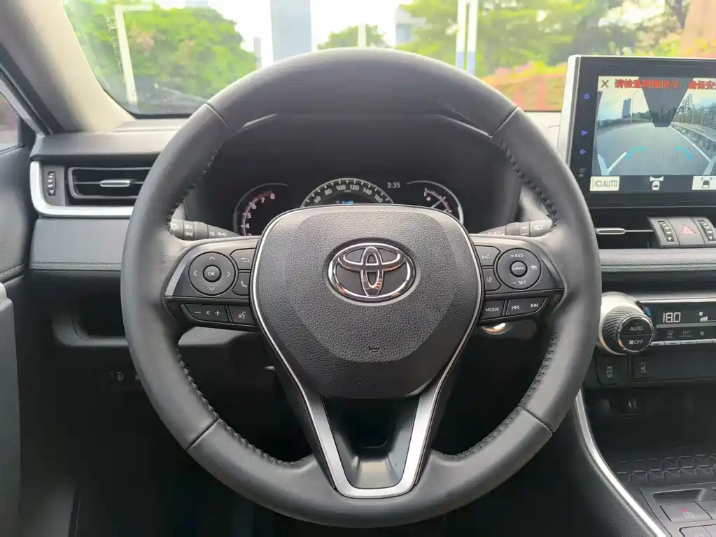 Toyota RAV4 2023 — фото 16