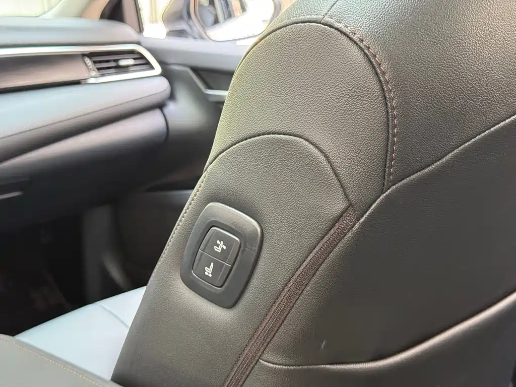 Toyota Camry 2023 — фото 19