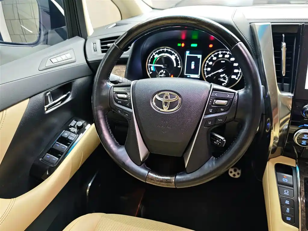 Toyota Alphard 2022 — фото 14