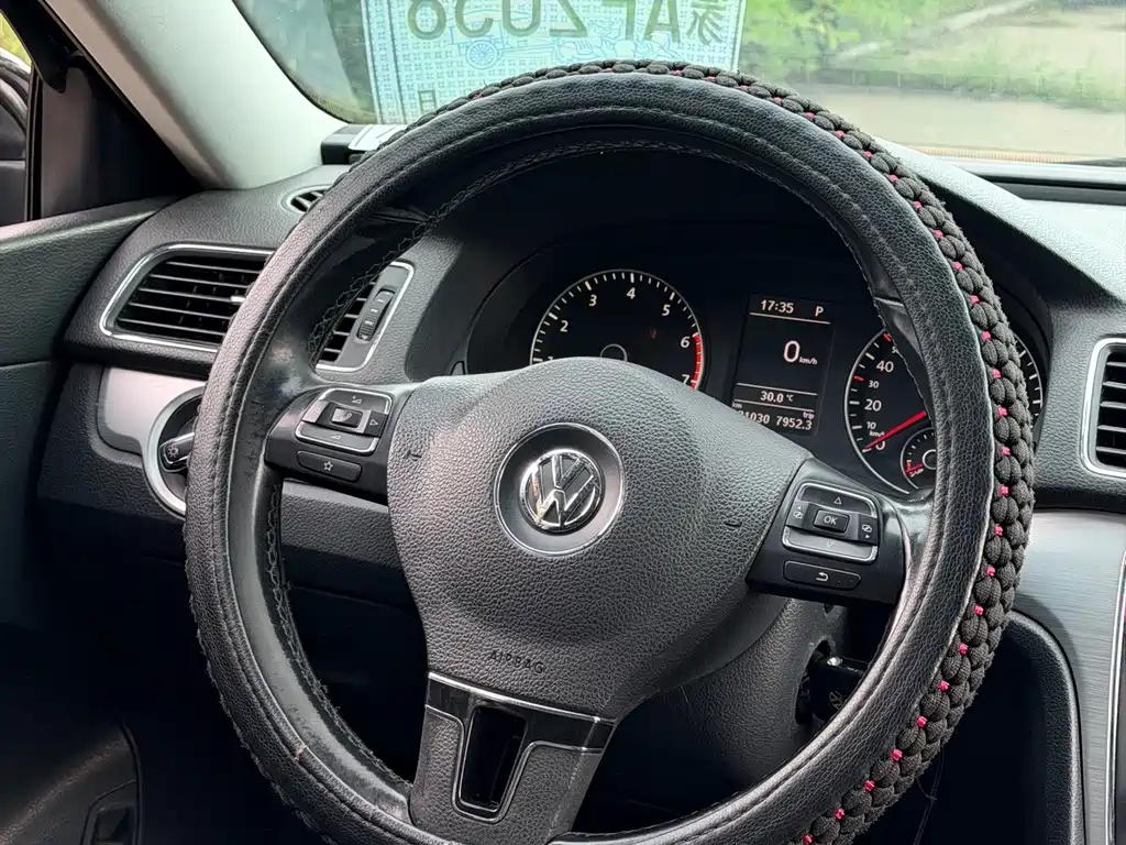 Volkswagen Passat 2015 — фото 21