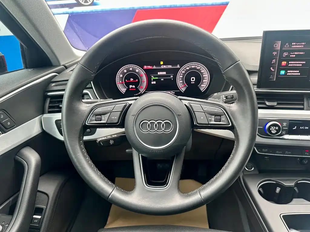 Audi A4L 2023 — фото 14