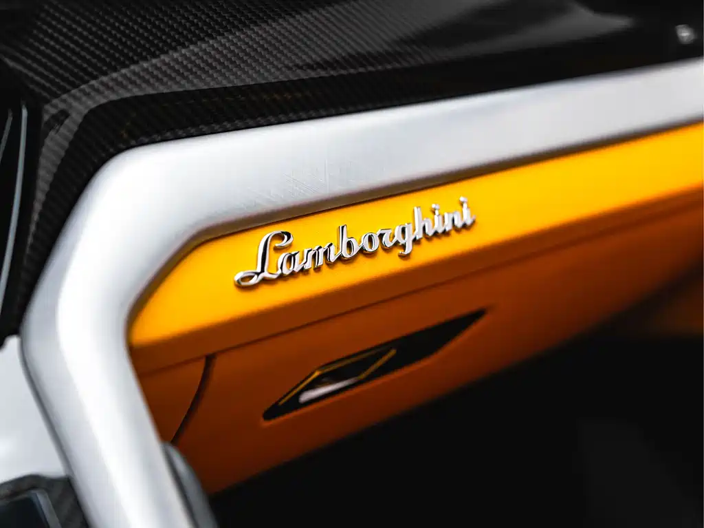 Lamborghini Urus 2021 — фото 16