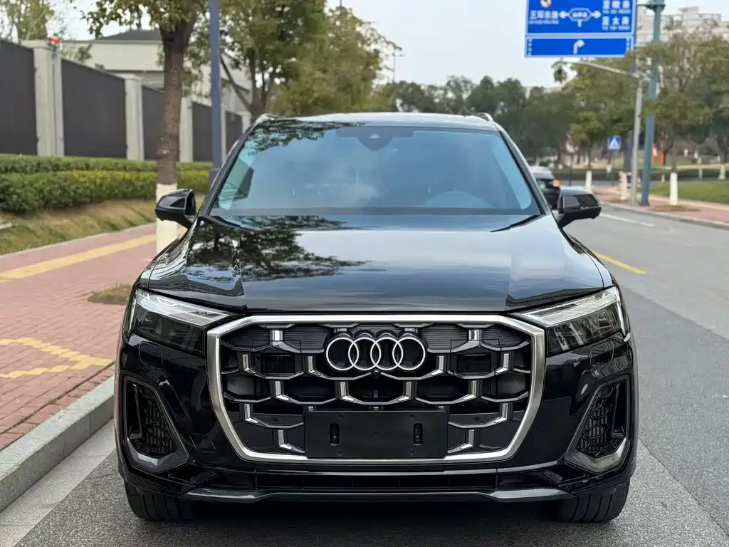 Audi Q7 2024 — фото 2