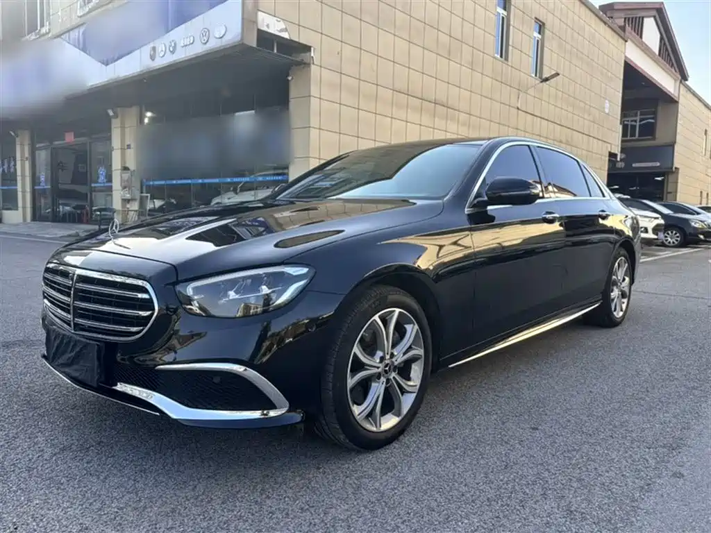Mercedes-Benz E-Class 2023 — фото 21