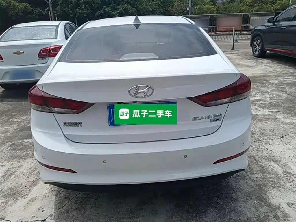 Hyundai Elantra 2018 — фото 6