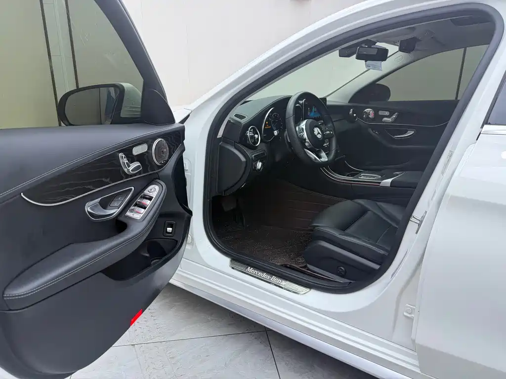 Mercedes-Benz C-Class 2021