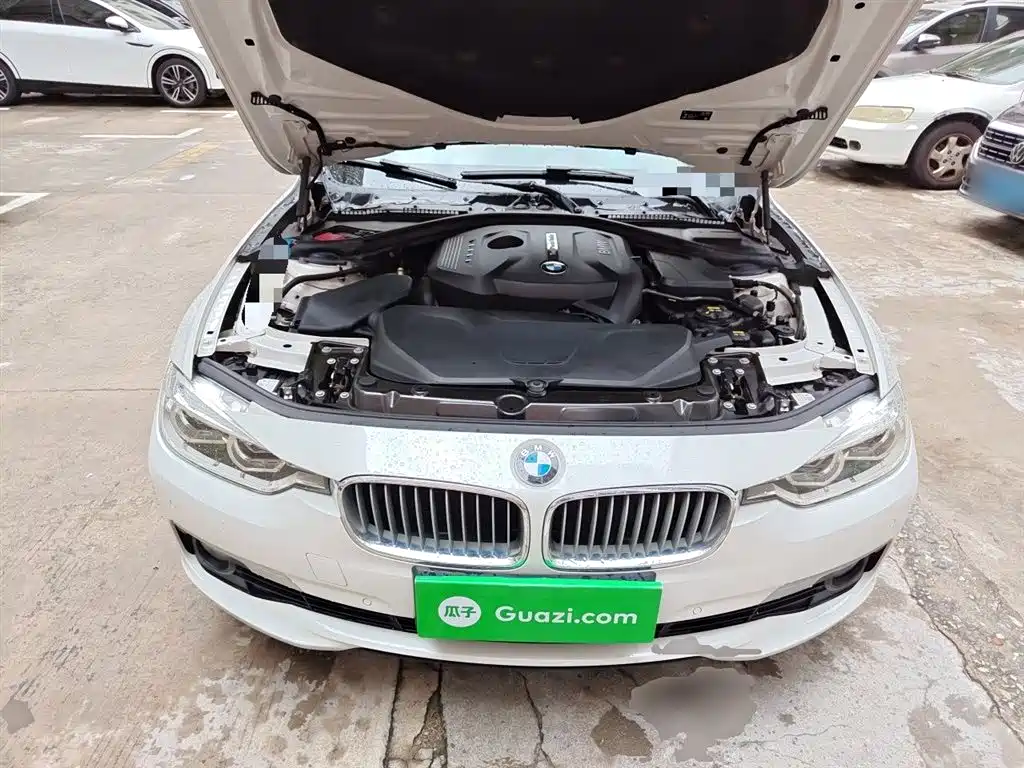 BMW 3 Series 2019 — фото 11