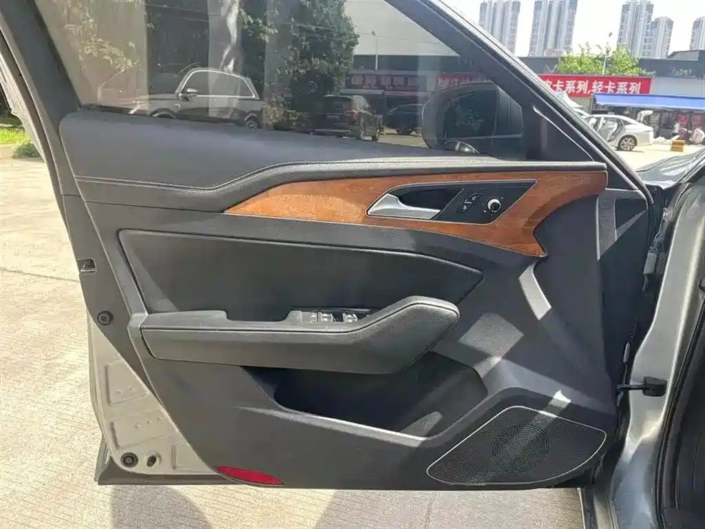 Hongqi H5 2018 — фото 11