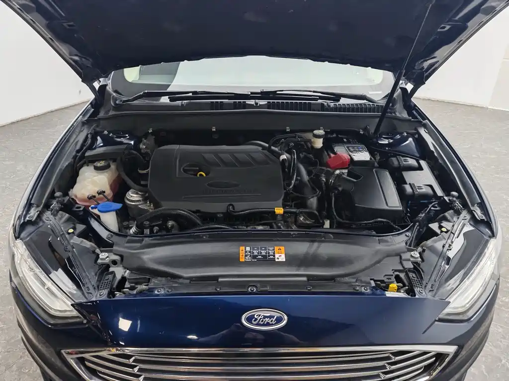 Ford Mondeo 2018 — фото 13