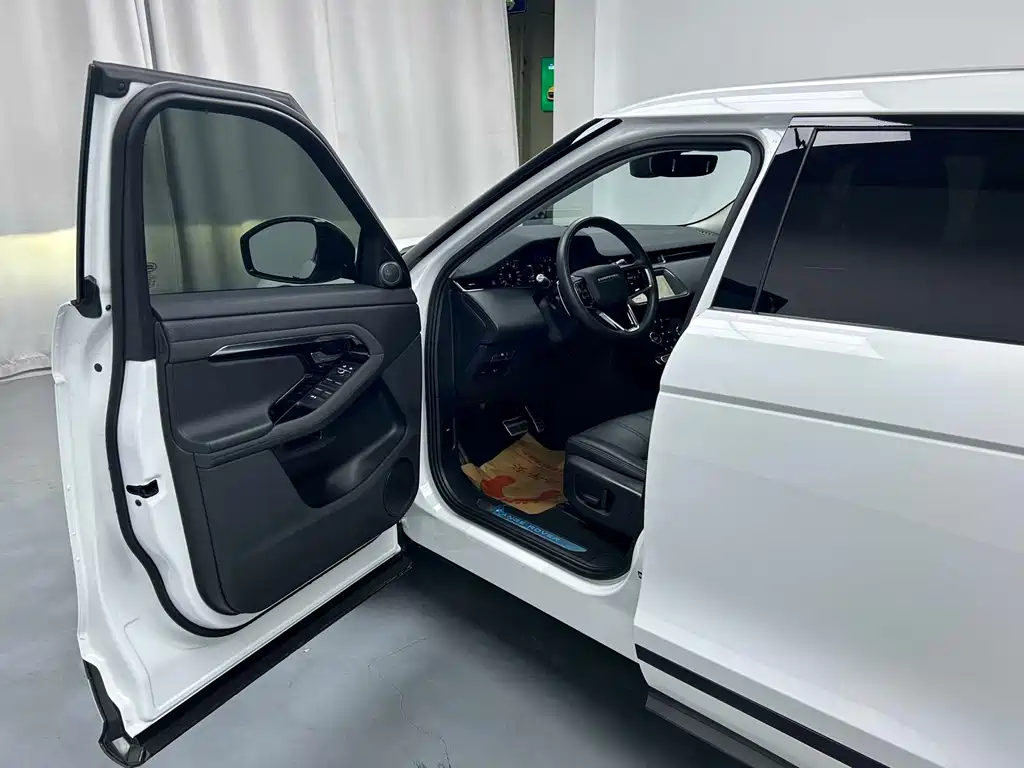 Land Rover Evoque 2022 — фото 3
