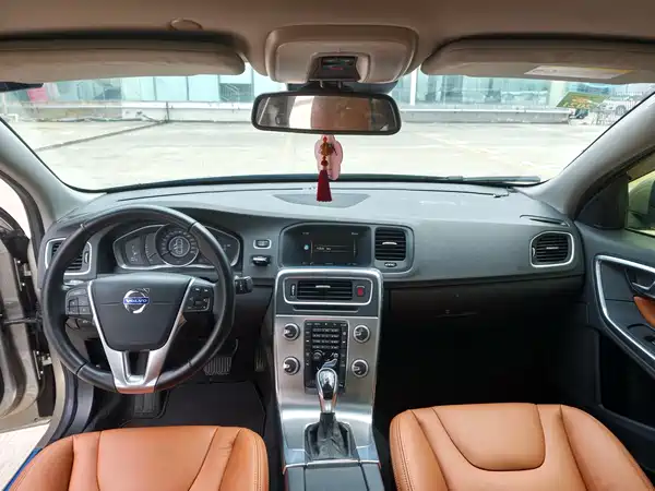Volvo S60 2015