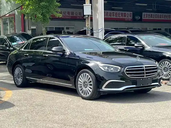Mercedes-Benz E-Class 2022